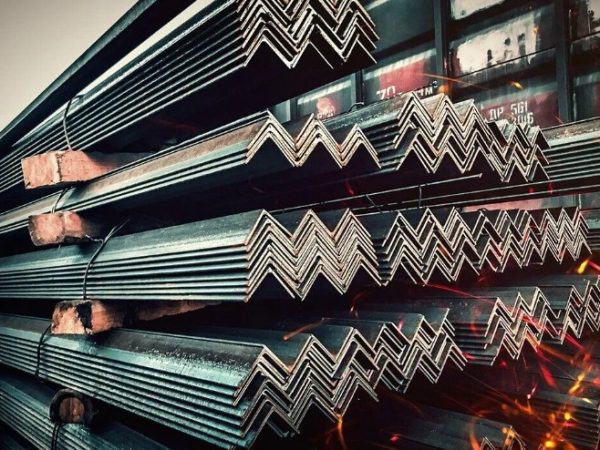 Советы по выбору правильного размера и формы металлического уголка для вашего проекта