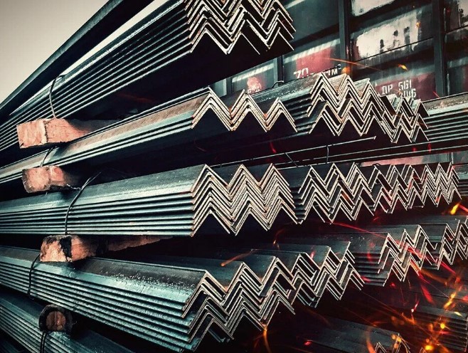 Советы по выбору правильного размера и формы металлического уголка для вашего проекта