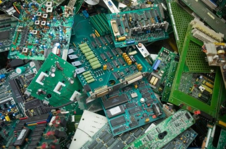Прием радиоэлектронного лома как способ заработать на ненужной технике