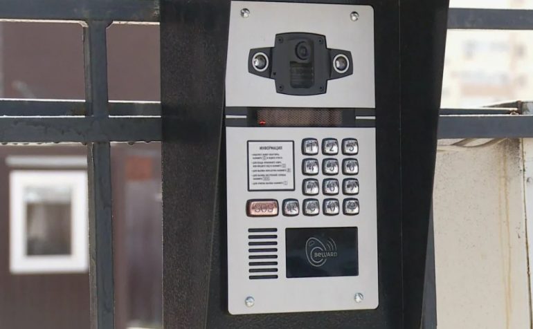 Домофоны и безопасность жителей: почему технологии становятся необходимыми