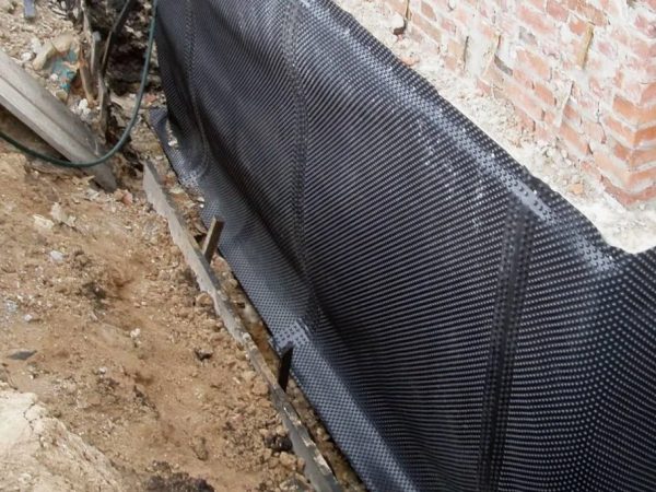 Гидроизоляция для фундамента: как выбрать надежную защиту | Статья от Технониколь