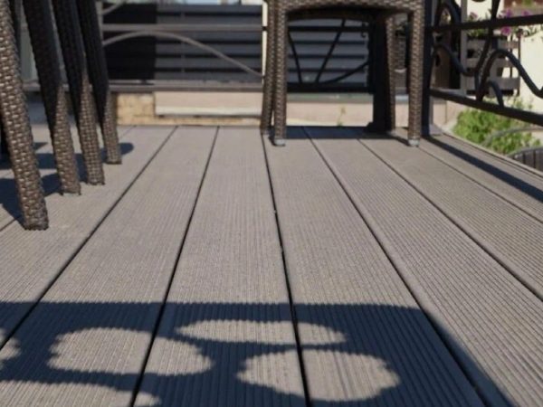 Терраса без ухода: чем террасная доска из ДПК WOODGRAND лучше традиционной древесины
