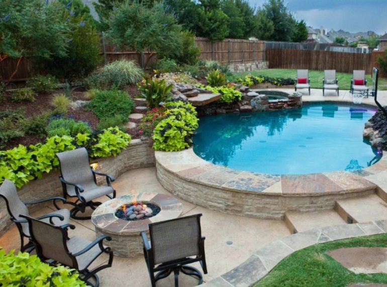 Обустройство загородного участка: от въездных ворот до зоны отдыха с бассейном